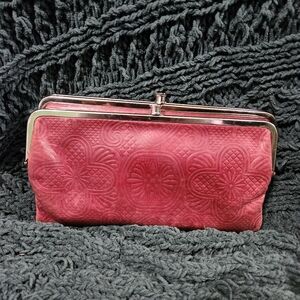 Hobo Lauren Leather Clutch Wallet in the Hibiscus pattern